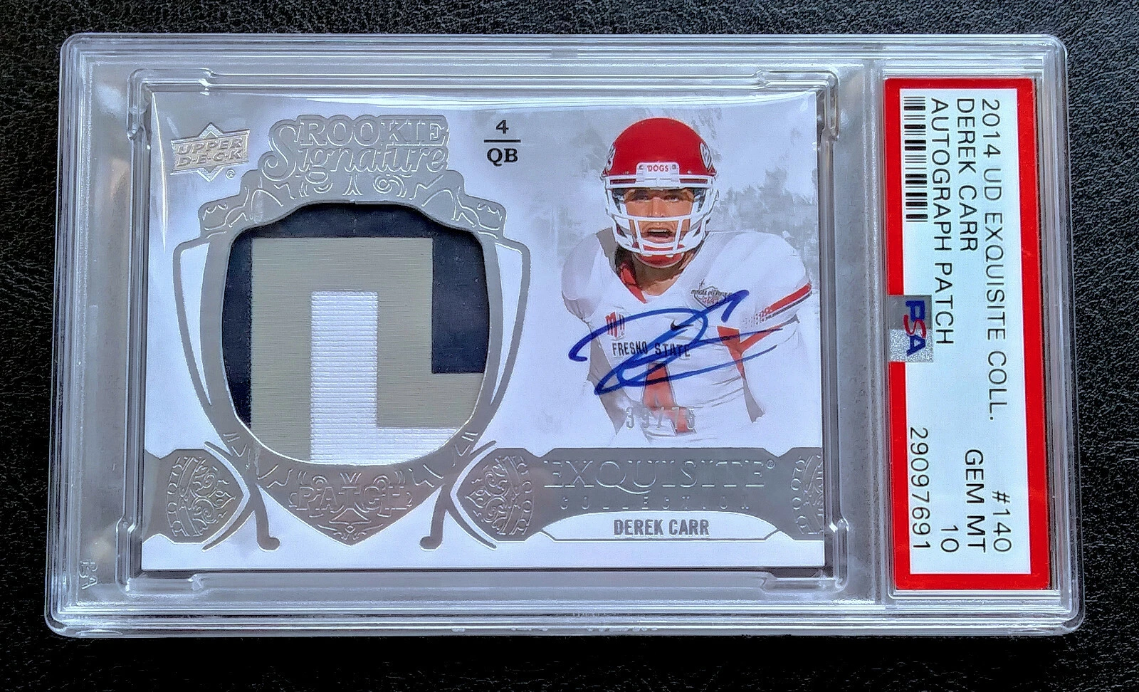Derek Carr Upper Deck Exquisite Collection #140 Autograph Patch