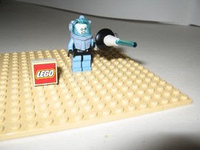 LEGO MINIFIGURE RETIRED MR. FREEZE FROM SET 76000 FROM 2013 NEW