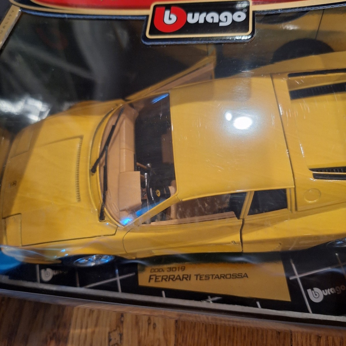1984 FERRARI TESTAROSSA YELLOW 1:18 by BBURAGO 3019 MADE IN ITALY