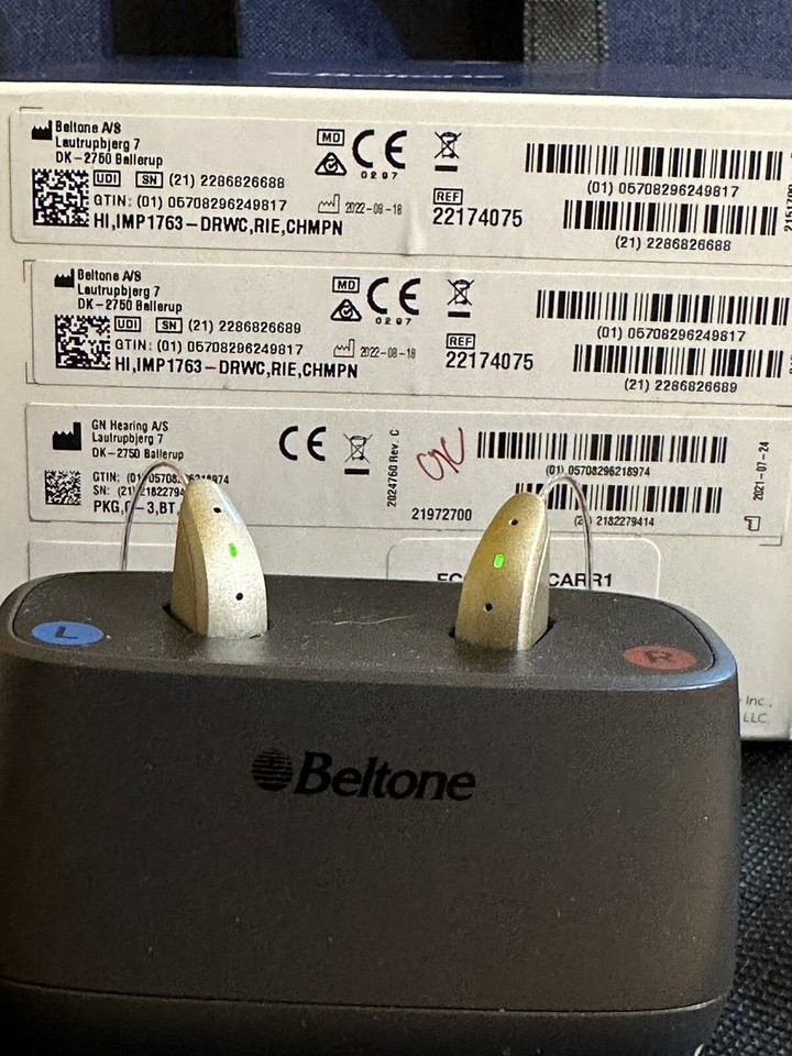 Beltone Achieve 17 hearing aids. With Charger, Cleaning Kit. Everything