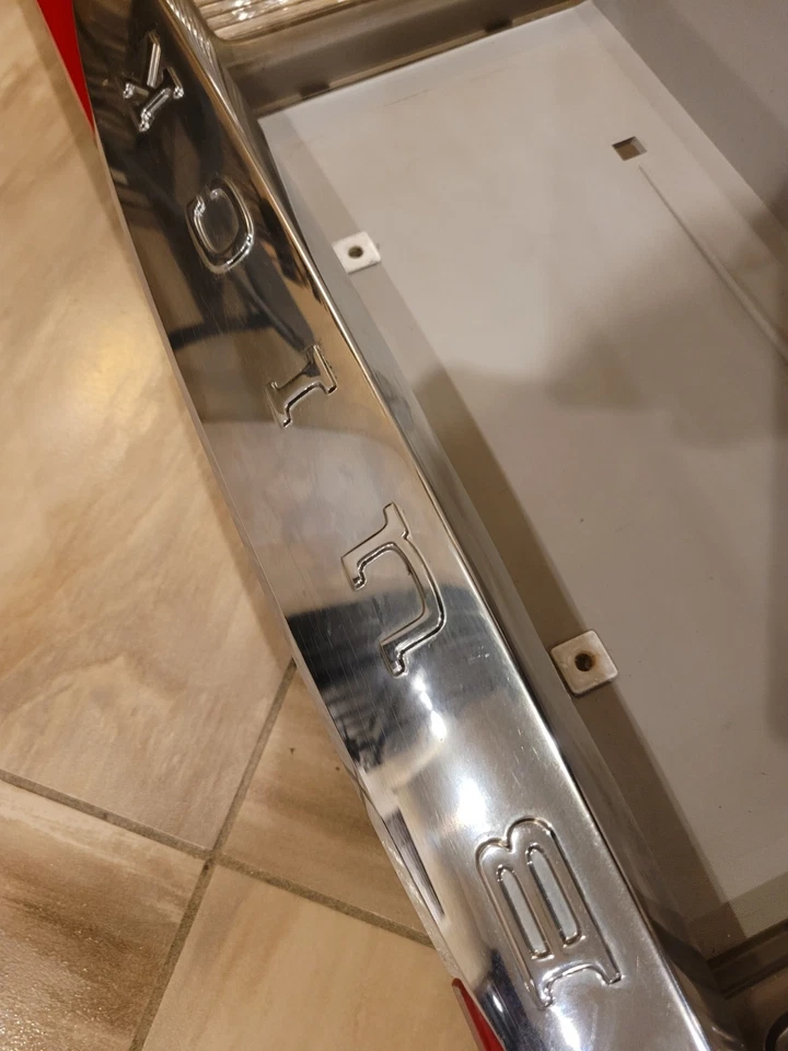 02 03 04 05 06 07 PANEL DE LUZ TRASERA ESCOTILLA CENTRAL BUICK RENDEZVOUS CON HERRAJES Foto 4 de 4