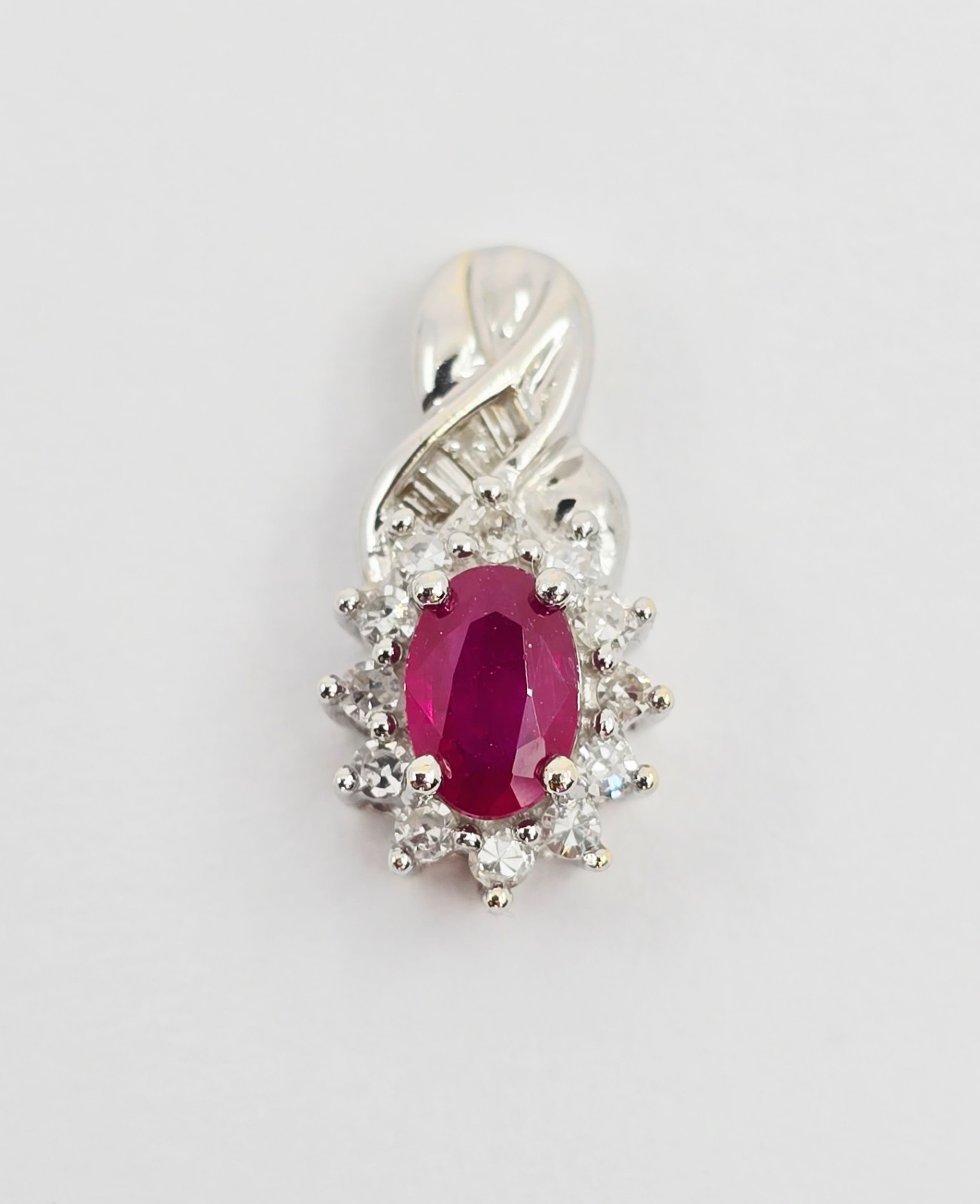 Unique 14K Karat Solid White Gold Oval Ruby & Dia… - image 7
