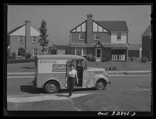 Bryn Mawr Pennsylvania Pearl Gold Supplee-Wills-Jones Milk Truck 1943