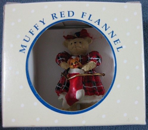 Adorno de árbol de Navidad de franela roja muffy colección Muffy Vanderbear NABCO 1985 - Imagen 4 de 5