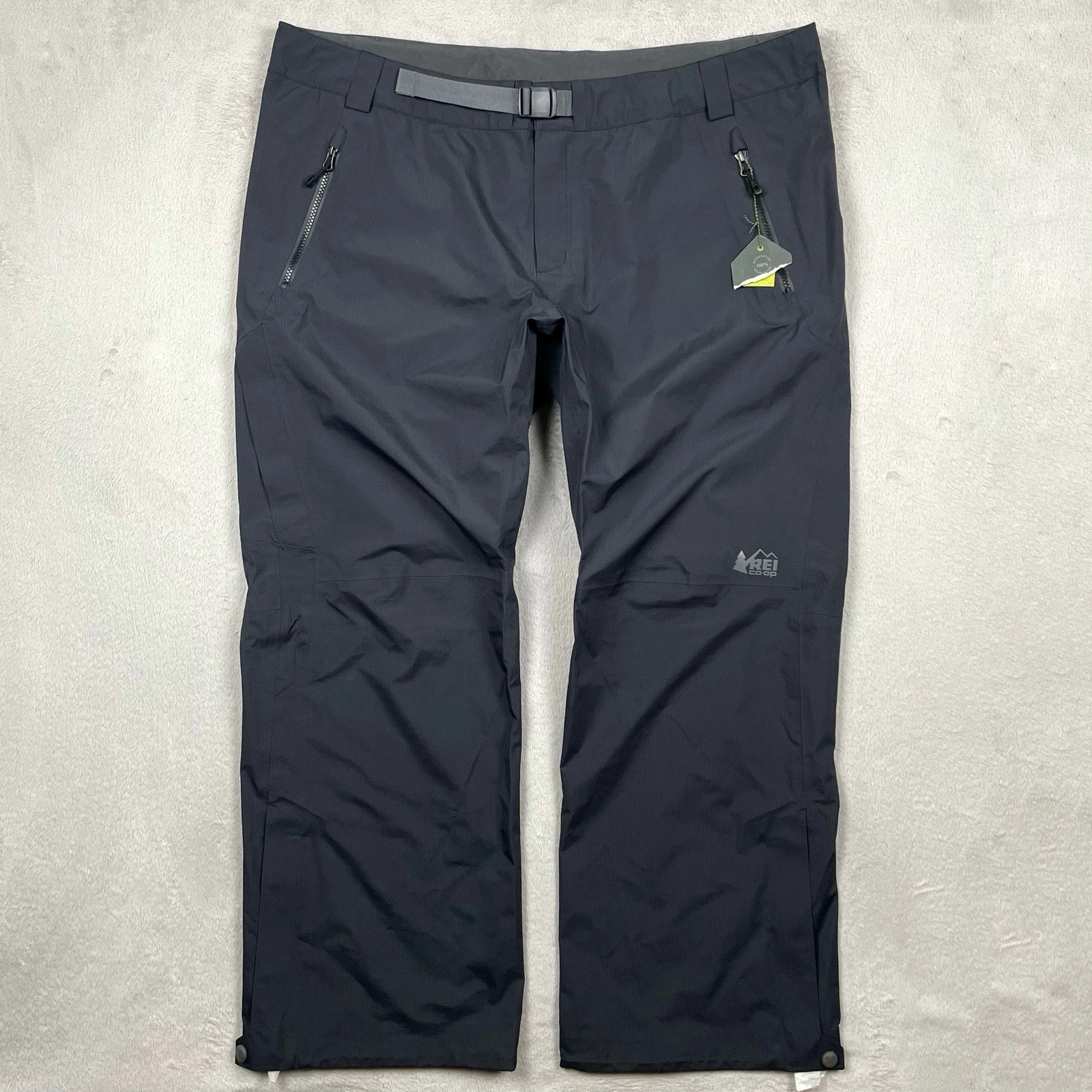 New REI Co-Op Rain Pants Mens 2XL Black Belted Event Waterproof Traverse Series
Opens in a new windo