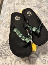 Yellow Box Flip Flops Dilly Green 7 EUC