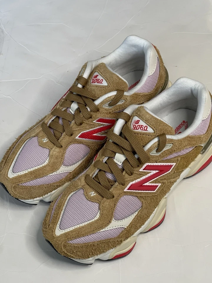 New Balance 9060 Great Plains True Red Grade School GC9060VD Talla 5 EE. UU. Foto 3 de 4