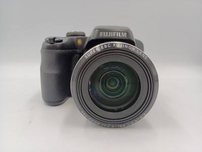 FUJIFILM FINEPIX S8400 Digital Camera 16.2 Megapixels Super FUJIFILM FINEPIX S8400 Digital Camera 16.2 Megapixels Super