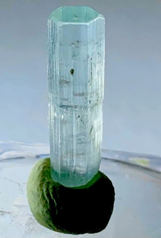 Beautiful Untreated Raw Aquamarine Crystal Natural Gemstone Grade Rough Specimen