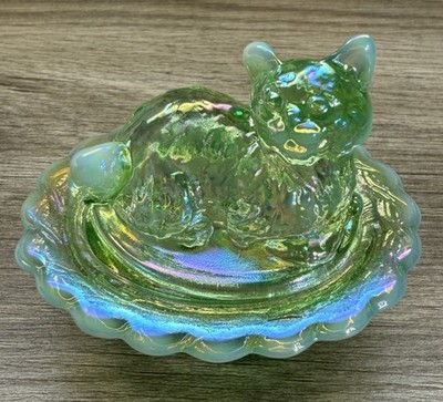 Mosser Exclusive Green Opalescent Carnival Glass Mini Cat on Nest (Rare)