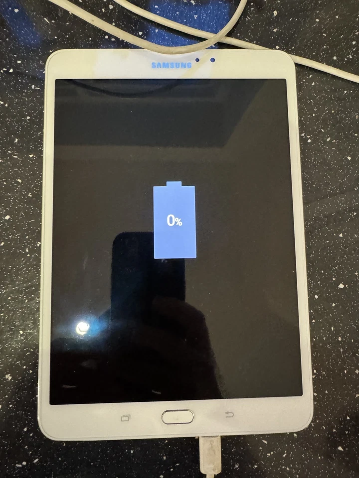 Job Lot Of Galaxy Tablets In Very Good Working Order. S2 Mini & Large Bundle - Image 4 of 4