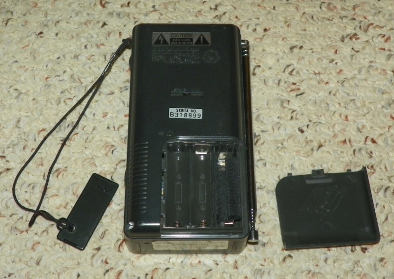 Sony Watchman FD-230 - Black & White Portable Analog TV - Vintage