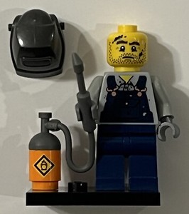 LEGO Minifigure Series 11 WELDER 71002 - 100% Complete with Helmet and Torch