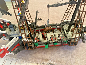 LEGO Pirates: Skull's Eye Schooner (6286) - Complete Set w/Instructions + extras