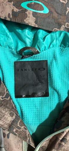 Oakley Mission Ski Snowboard Camo Winter Jacket - Men’s Small, MSRP $213 - Picture 5 of 9
