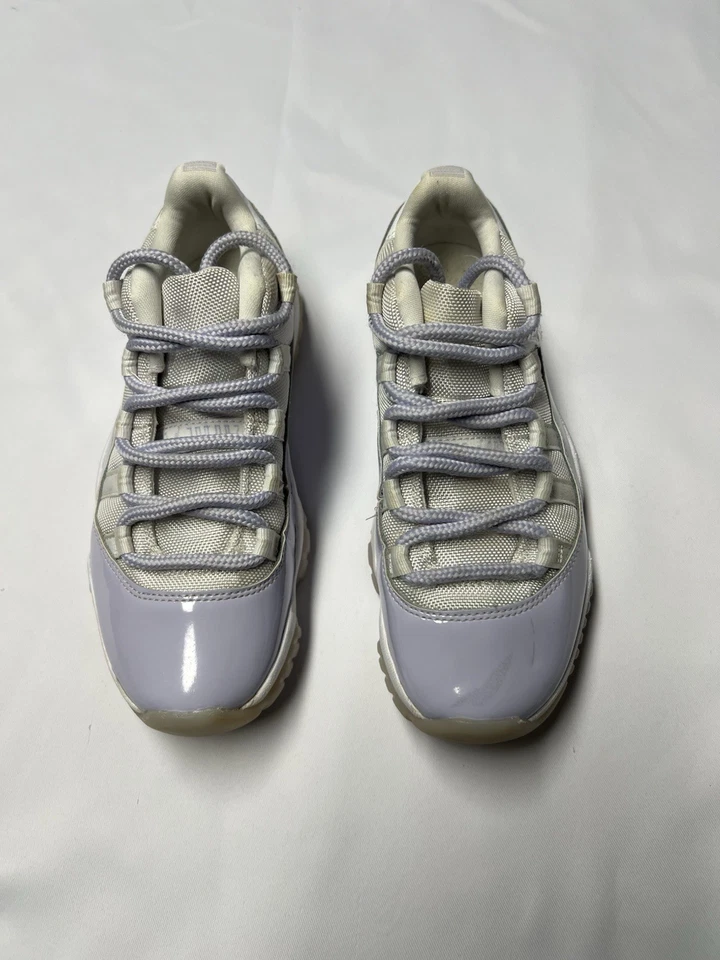Talla 6.5 - Air Jordan 11 Retro Bajo Violeta Puro W Foto 2 de 4