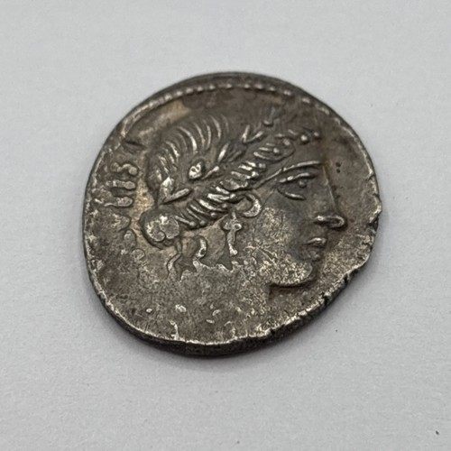 República Romana Denario de Acilio Glabrio Salus Ca. Moneda antigua de plata 49 a.C. - Imagen 2 de 6
