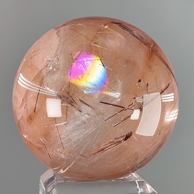 SELTENE hochwertige pfirsichrosa Amphibole Quarz Kugel aus Brasilien mit riesigen Regenbögen