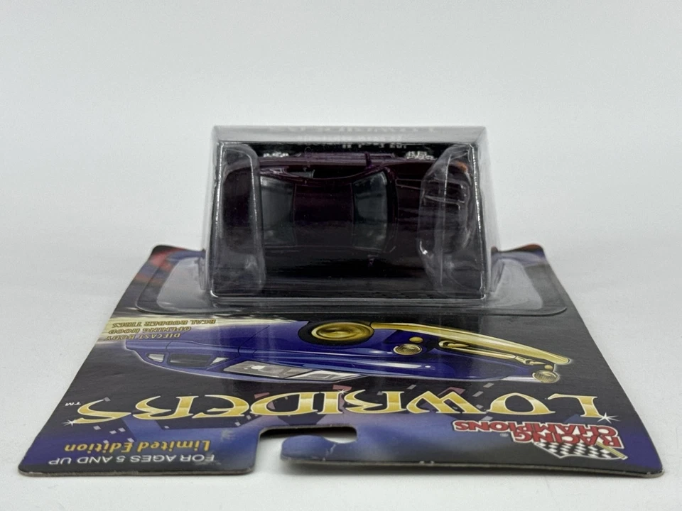 Racing Champions Lowriders 97 福特野马紫色 1: 64 压铸开口罩 — 第 3/4 张图片