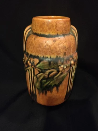 Roseville 6 1/4" Red Orange Black Vase  w. Foil Sticker Minty Laurel 1934