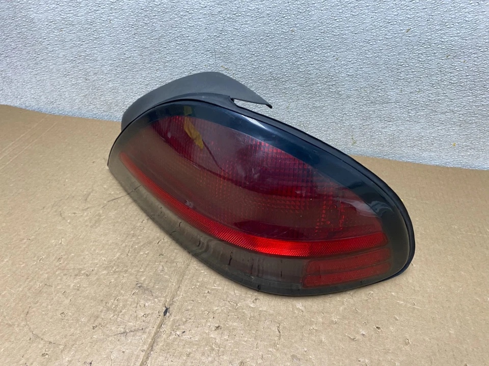 1999-2005 Pontiac Grand AM Right Passenger RH Side Tail Light OEM V1227 DW - Image 3 of 4