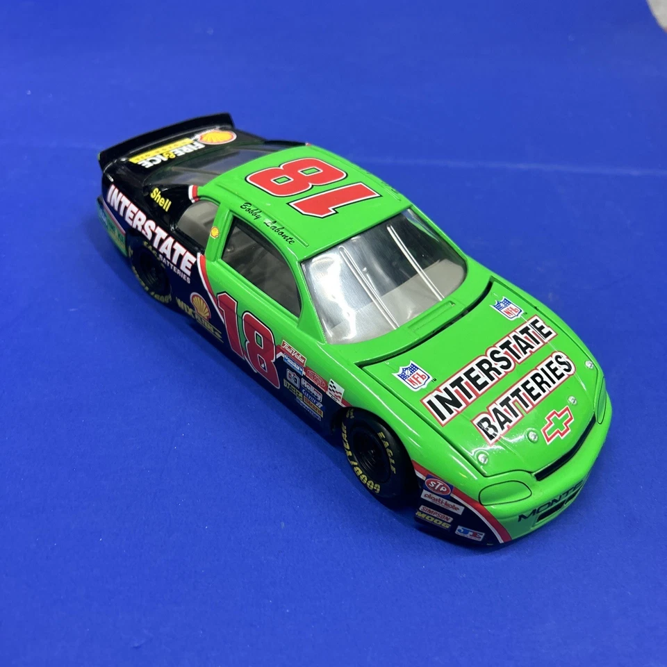 1991 Revell 1:24 Bobby Labonte #18 baterias interestaduais Chevrolet Monte Carlo - Imagem 4 de 4