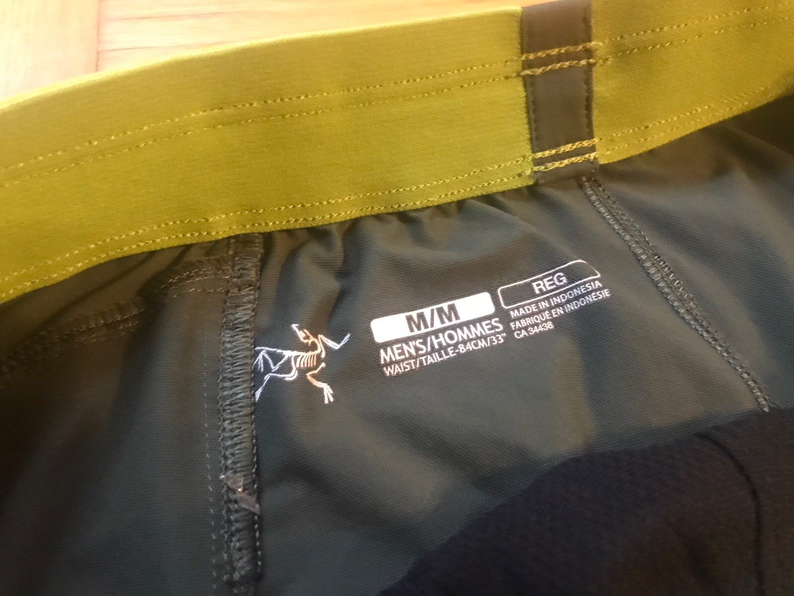 Arcteryx Aptin Shorts, Medium, Dark Green, Rare, Excellent Condition image 4