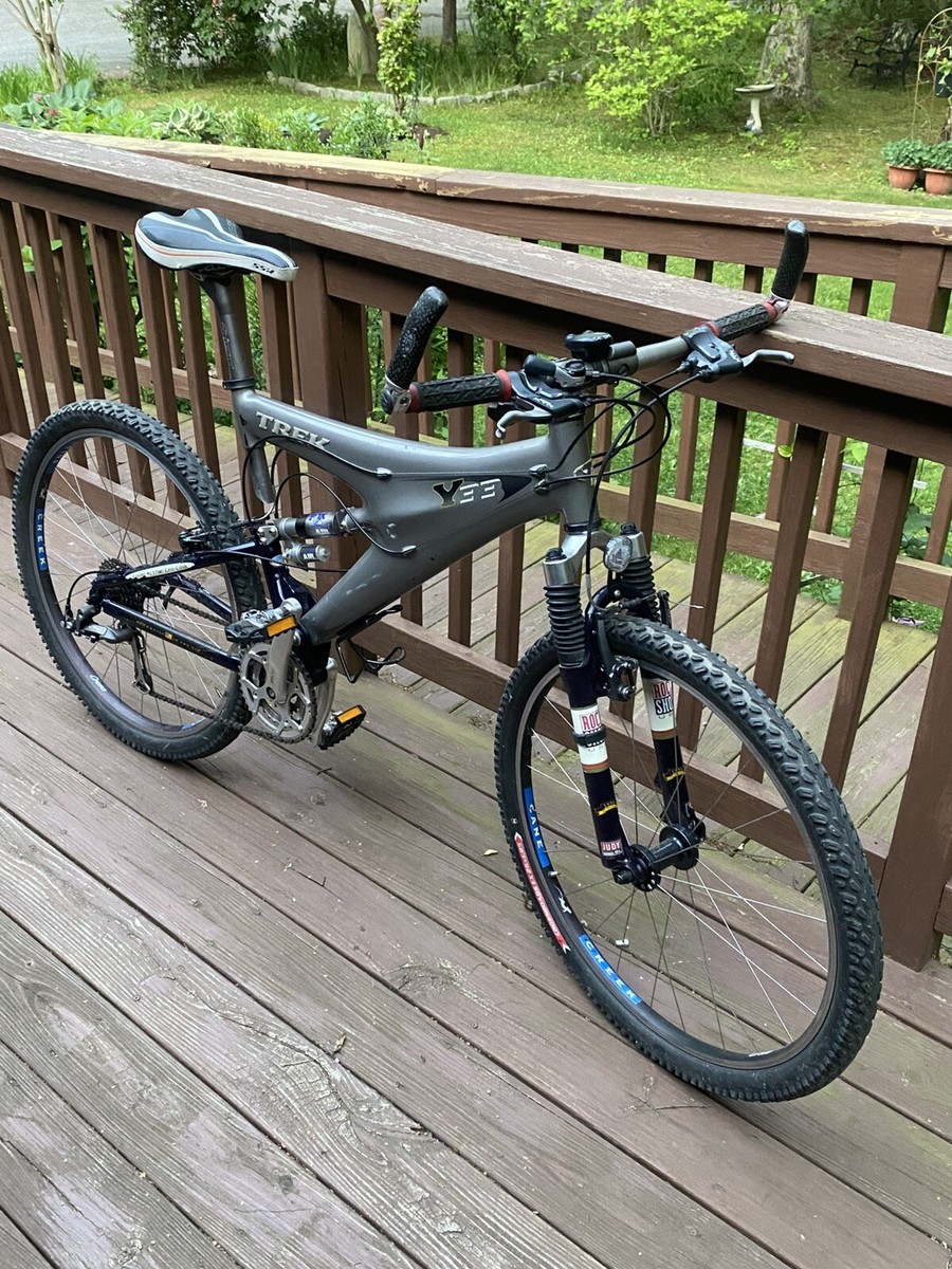 Trek Y33 OCLV Carbon 19”x 23” Large Mountain Bike Shimano Deore