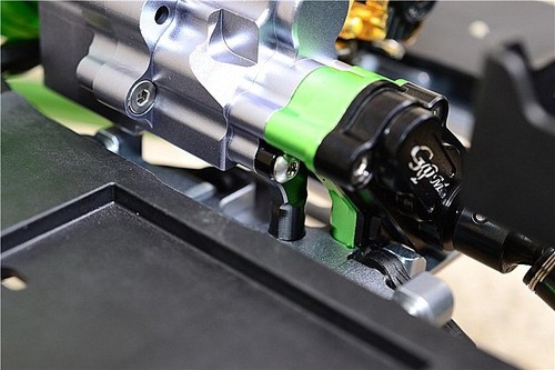 TRANSMISIÓN DE ALUMINIO GPM SCX2038SPM-BK SOPORTE MONTAJE 1/10 AXIAL CARRERAS SCX10 II - Imagen 3 de 4