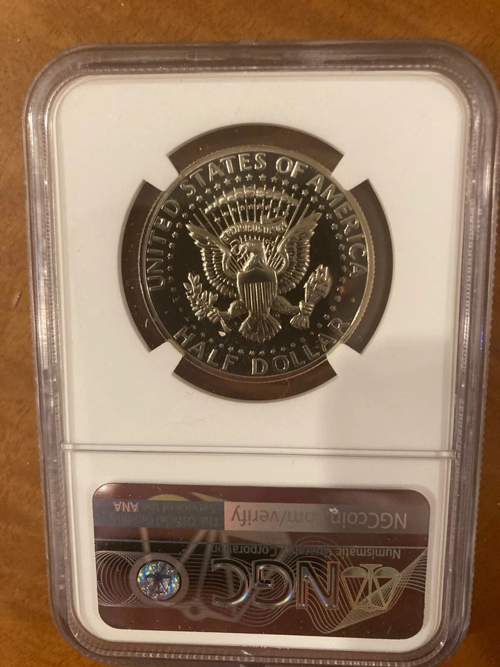 Medio dólar S Kennedy 1973 50c NGC PF69 ✯ ✯ ESTRELLA prueba rara ✯ ✯ Foto 2 de 2