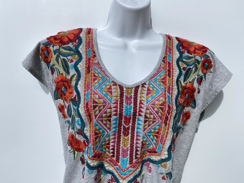 Johnny Was Ornell Gray Scoop Flower Embroidery Front Knot Stretch Blouse Shirt S - Picture 12 of 18