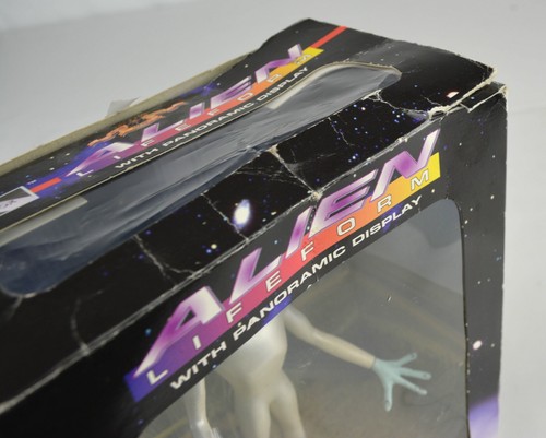 FANTASTISCHE MYTHENS & LEGENDEN Figuren grau Alien Shadowbox Sammlerstücke - Bild 2 von 10