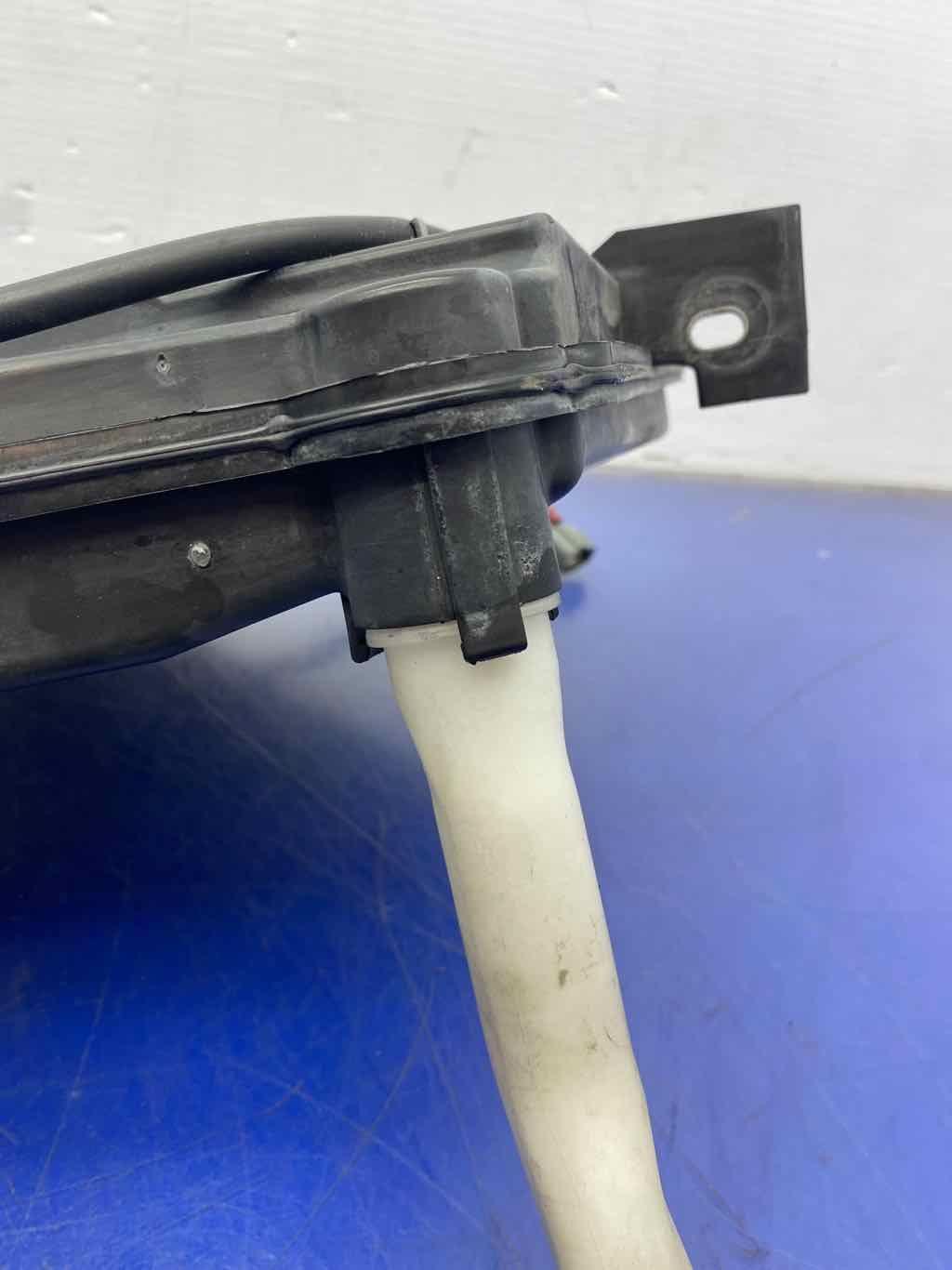 2014 - 2019 MASERATI GHIBLI OEM FRONT WINDSHIELD WASHER RESERVOIR TANK BOTTLE