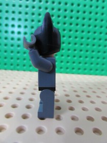 Batman Lego - Gray Suit, Gold Belt, Cape, Authentic Minifigure Legos 76012 NM
