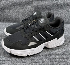 Scarpe Adidas Originals Falcon W Core nere bianche scarpe casual da donna IG8301