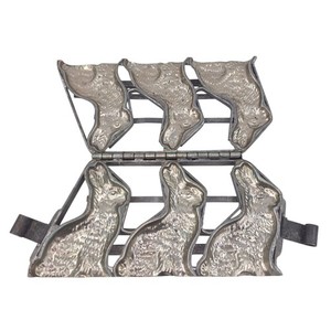 VINTAGE HEAVY METAL EASTER BUNNY RABBIT 3-SECTION HINGED CHOCOLATE MOLD 4¼" TALL