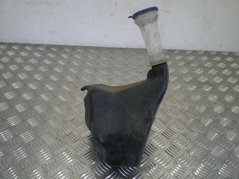 PEUGEOT 106 WASHER BOTTLE AND PUMP 9637217080 1996-2004 - Image 2 of 4