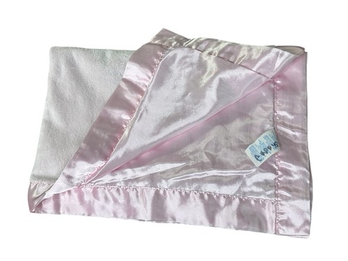 Carters Soft Pink Baby Blanket Satin Backing & Trim White Flowers 30x40 Rare - Picture 3 of 10