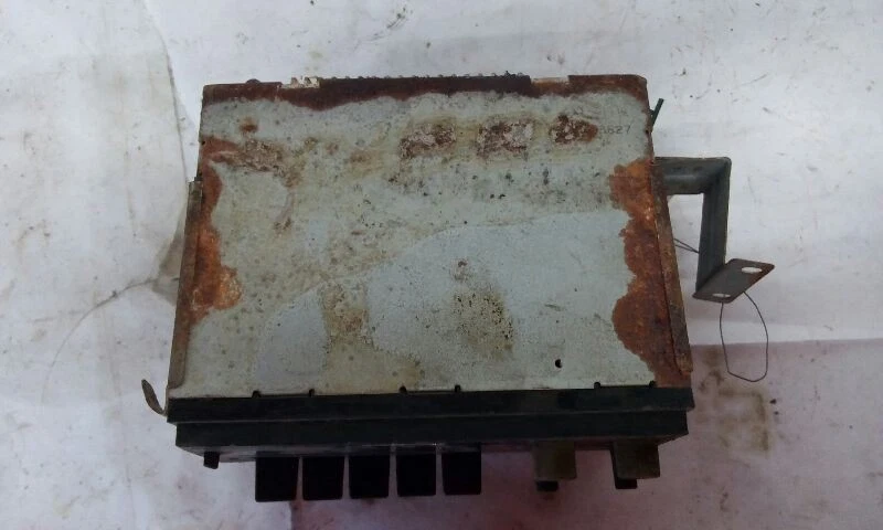 85-86 Subaru GL радио 3 двери VIN G 5-значный  - Изображение 2 из 3