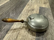 STIEFF PEWTER ATC SILENT BUTLER #P20-19 WOODEN HANDLE CRUMB CATCHER