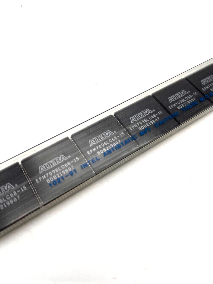 1 x ALTERA EPM7096 LC68-15 Controller