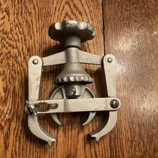 Fisher Scientific Lab Clamp / Extractor Puller