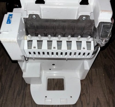 LG Refrigerator Ice Maker And Auger Motor Assembly P# EAU61004410 AEQ73209904