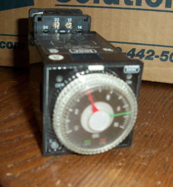 ISSC KANSON 1068-1-P-9-B Repeating 0.1Sec-500Hrs, 120/240VAC Timer