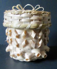 2 Curl Types on natural (undyed) ash Lidded Basket: Kenny Keezer, Passamaquoddy