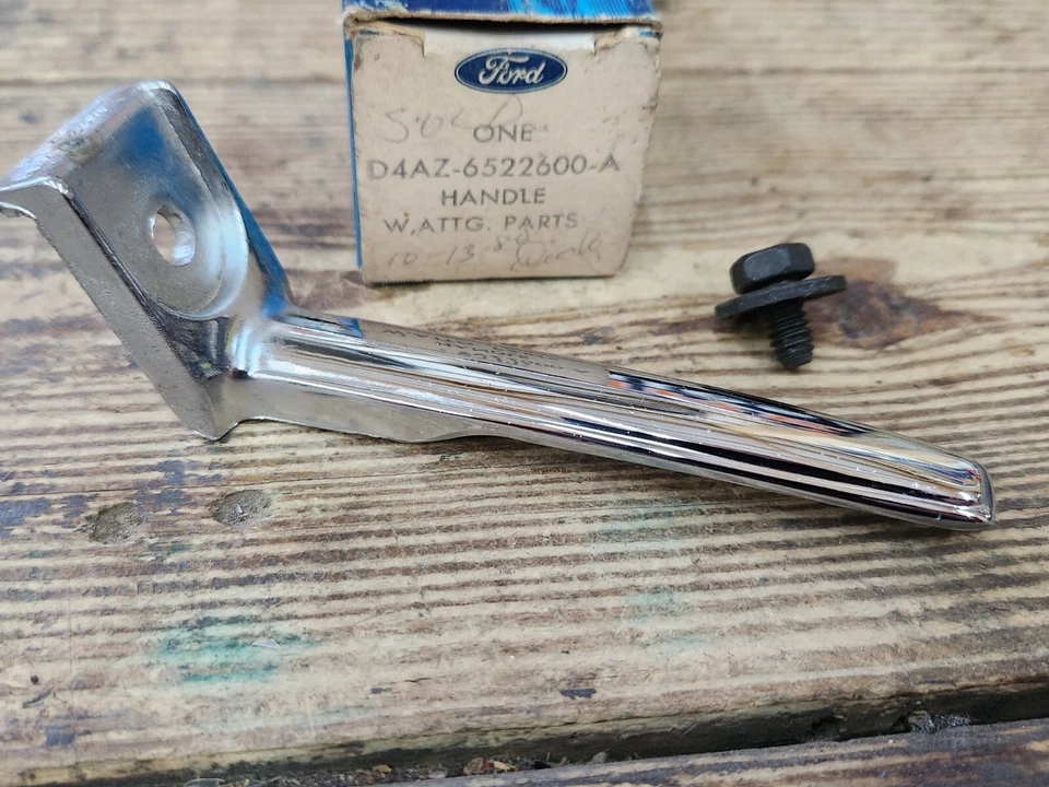Nuevo de Lote Antiguo Ford 1974 1975 LTD Galaxie Landau Puerta Delantera Manija Interior D4AZ-6522600-A Foto 3 de 4