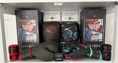 Hayabusa x Arcane League of Legends Jinx & Vi 16oz Boxing Gloves & Wraps Set