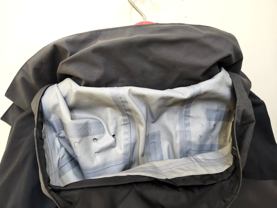 Shimano Fishing Dryfender  Waterproof Windproof Rain Jacket Mens Large  Charcoal - Image 4 of 4