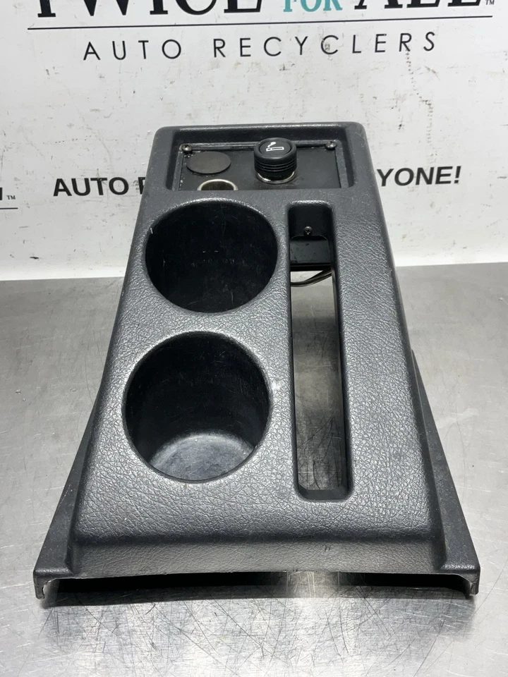 Geo Tracker Suzuki Sidekick 1989-1998 consola central portavasos bisel de ajuste OEM Foto 2 de 4