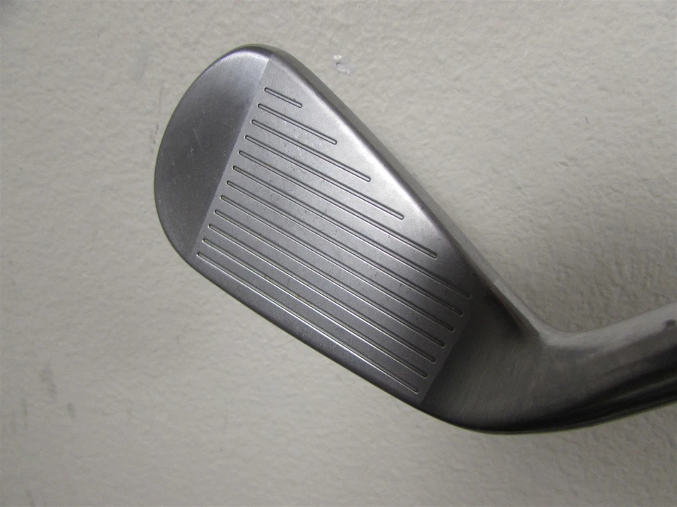 TaylorMade Golf SIM UDI 18* 2 Utility Iron Stiff Diamana Thump 90 Graphite Shaft - Image 3 of 4